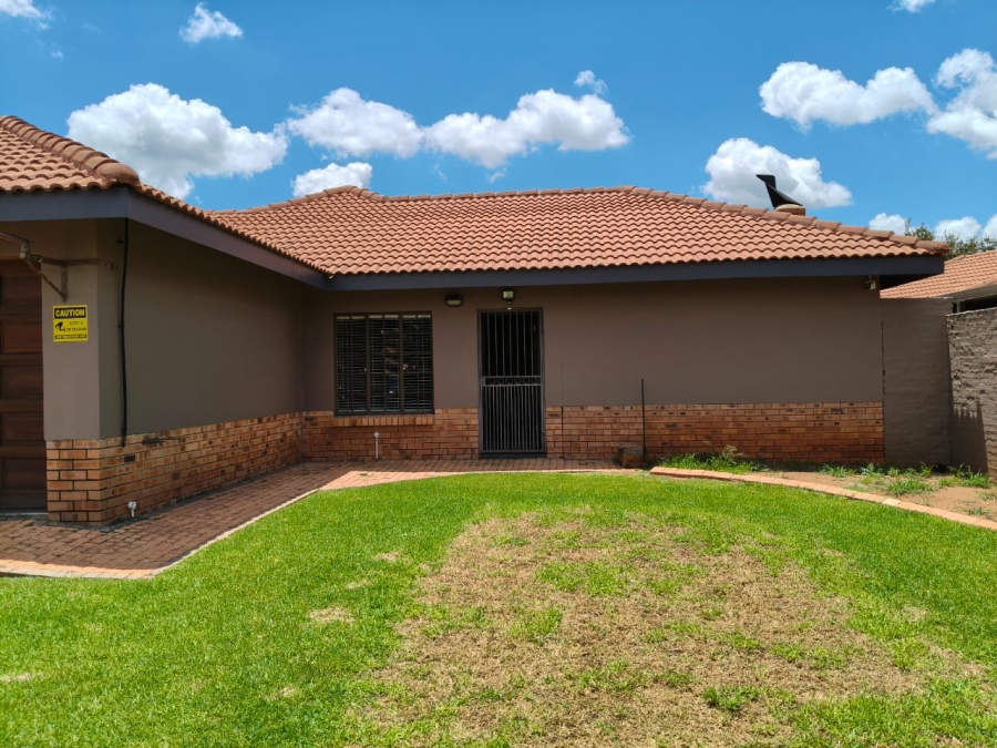 3 Bedroom Property for Sale in Waterkloof East North West